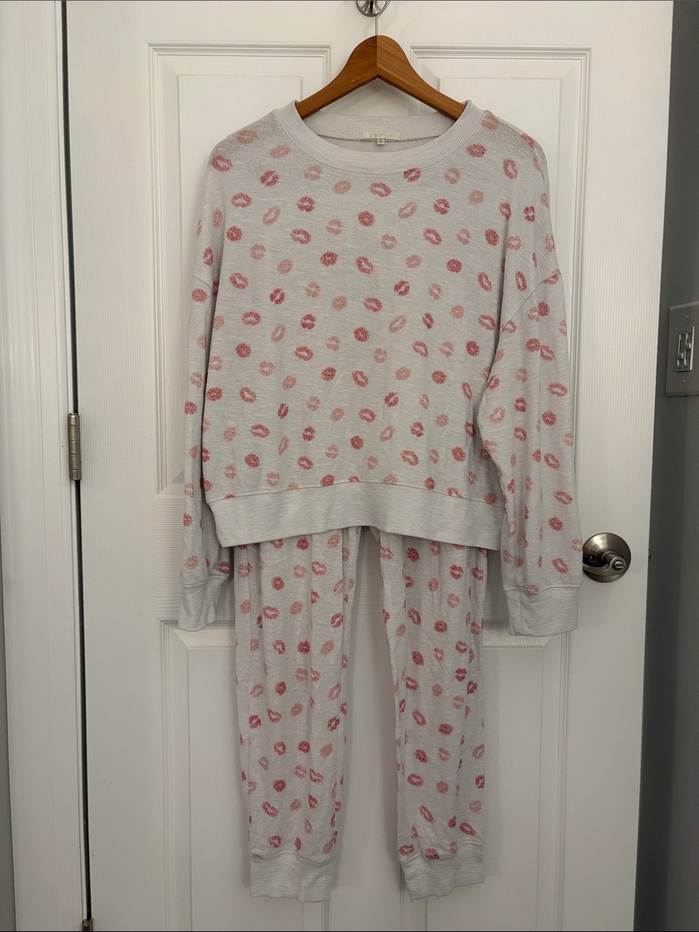 Z Supply White Pajama Set with Pink Lip Print
